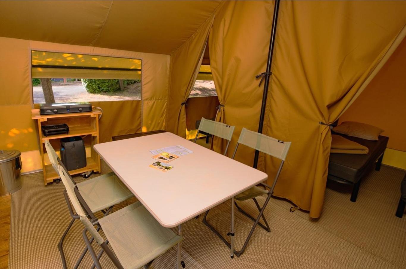 Camping Onlycamp Les Berges De L'Yonne Otel Coulanges-sur-Yonne Dış mekan fotoğraf